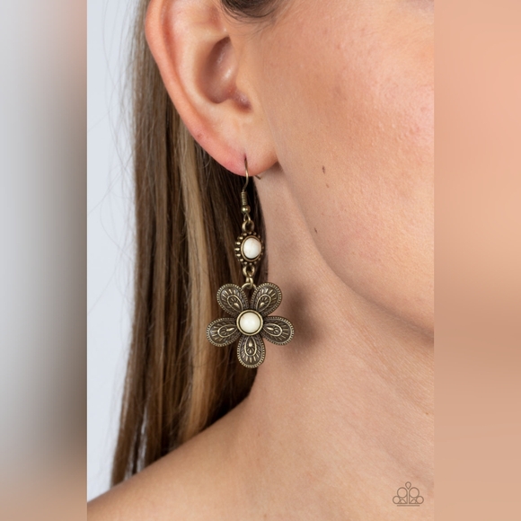 Free Spirited Flourish Earrings - Picture 2 of 2